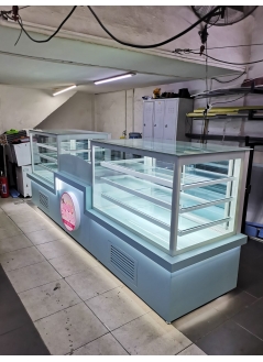 Cake Cabinet Cake Counter With Safe Counter