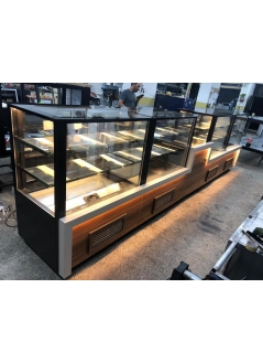 Pastry Display Unit with Safe Counter
